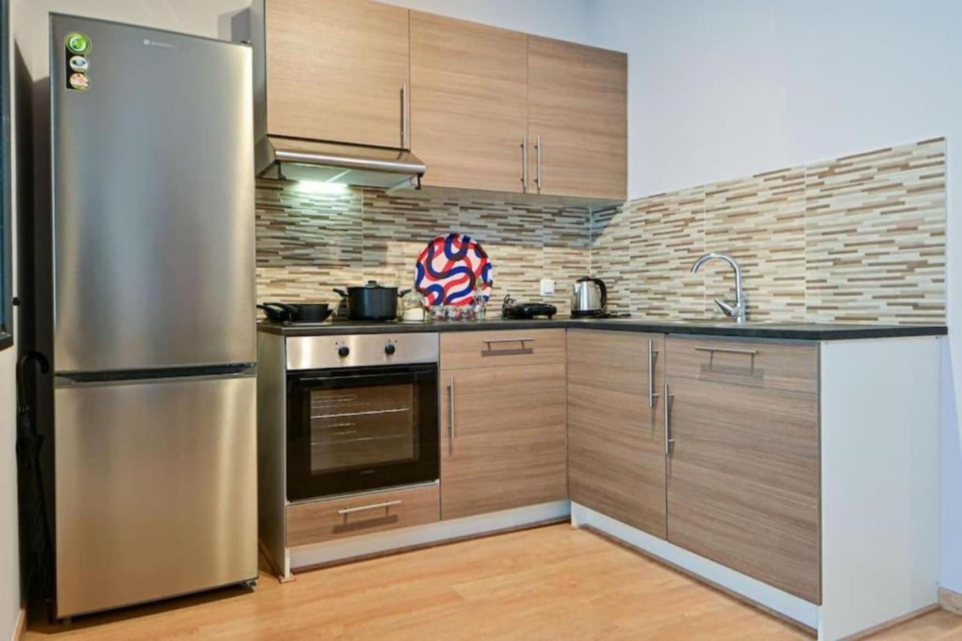 Cozy Apartment Located On Piraeus Port Area- Esterno foto