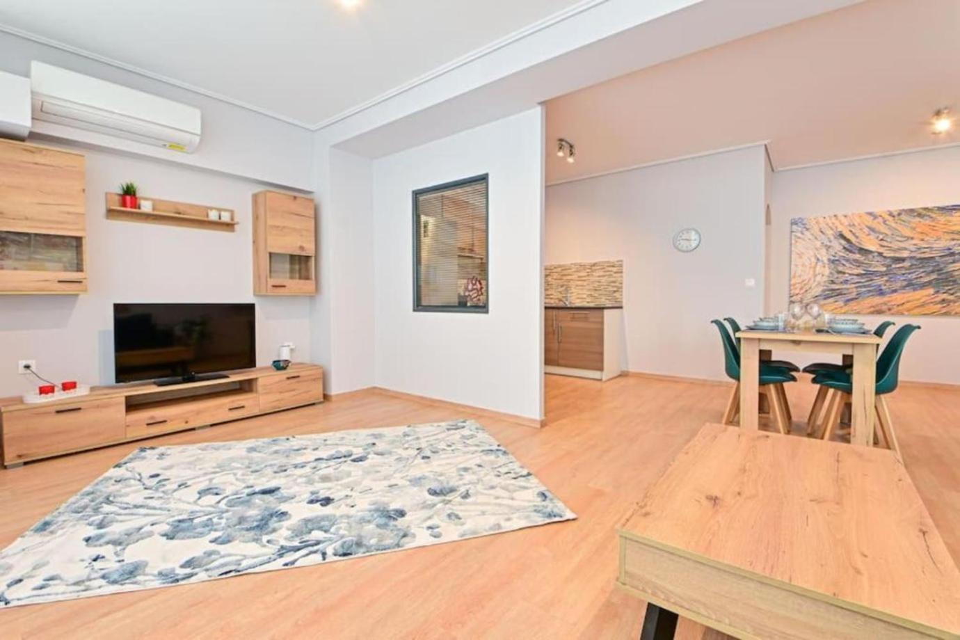 Cozy Apartment Located On Piraeus Port Area- Esterno foto